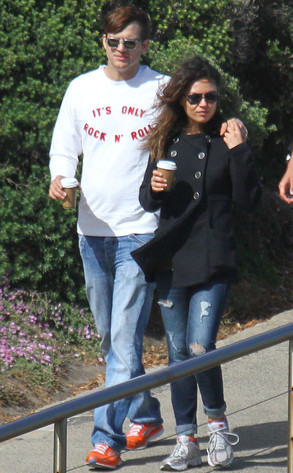 Ashton Kutcher, Mila Kunis Ashton Kutcher, Mila Kunis